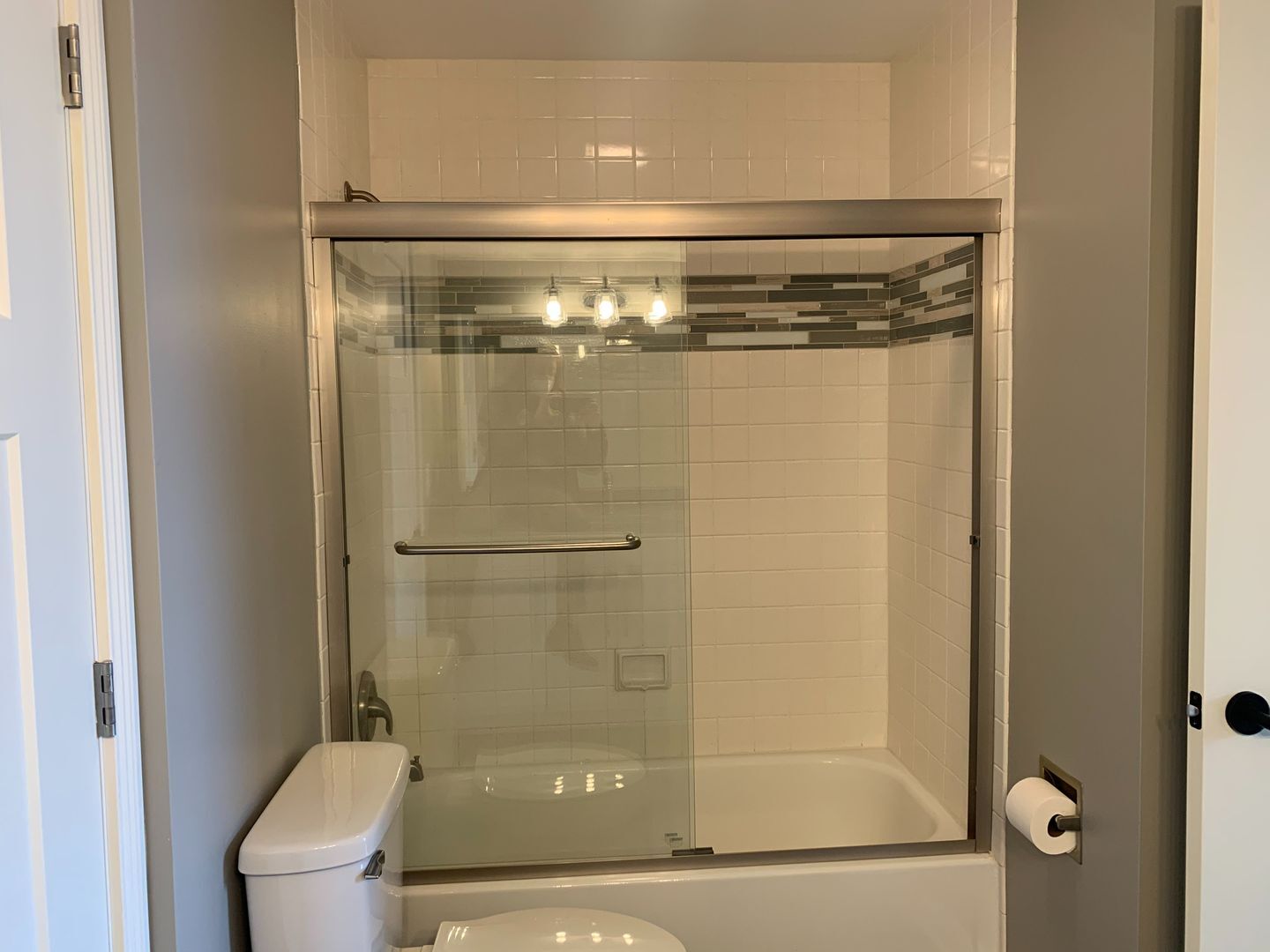 Building Photo - 112 W Washington Blvd