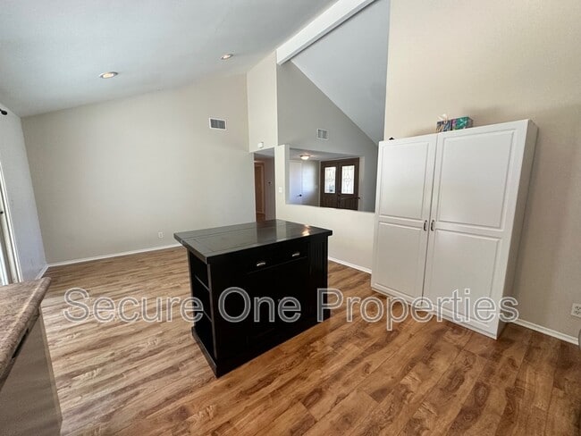 Building Photo - 29362 Hillrise Dr