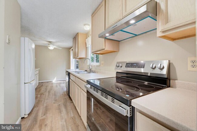 Building Photo - 8467 Magic Tree Ct