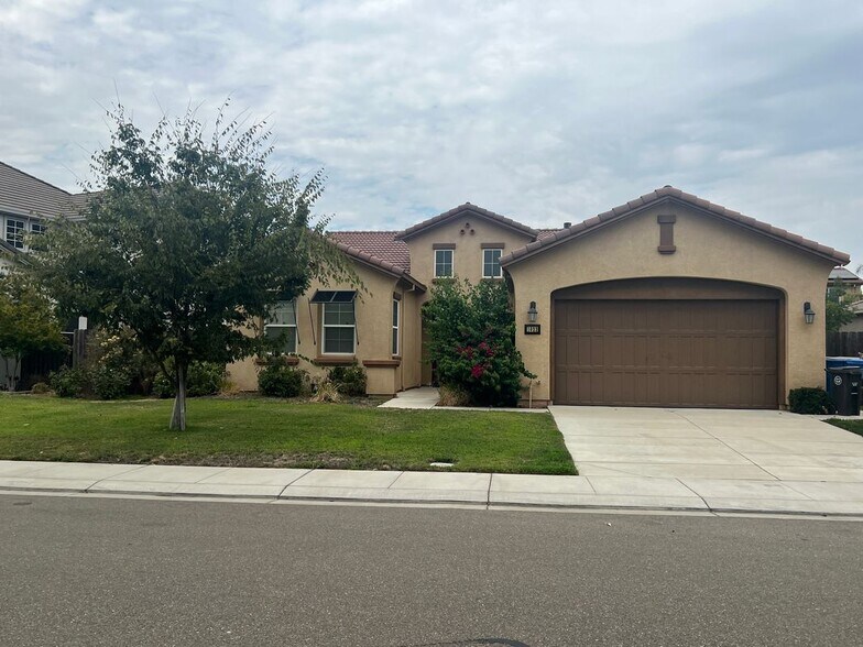 Primary Photo - 1023 Harvest Mill Dr