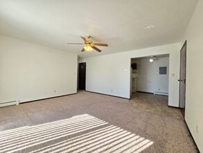 Building Photo - Park Apartments - 516