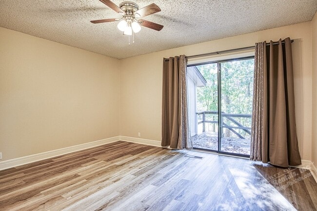 Building Photo - West Gate Area | LaCoruna Courts| Townhome | Unfurnished