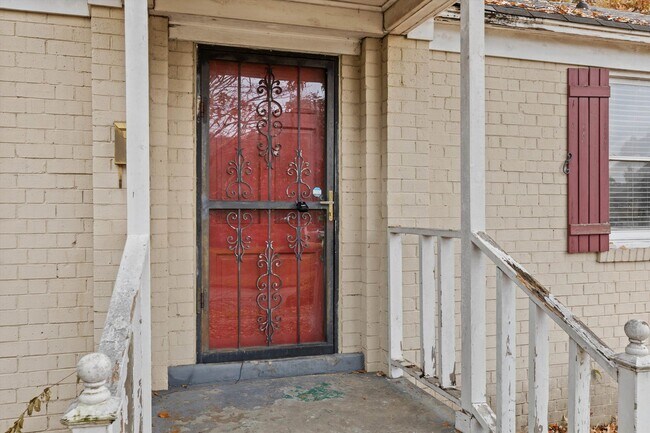 Building Photo - 3684 Marion Ave