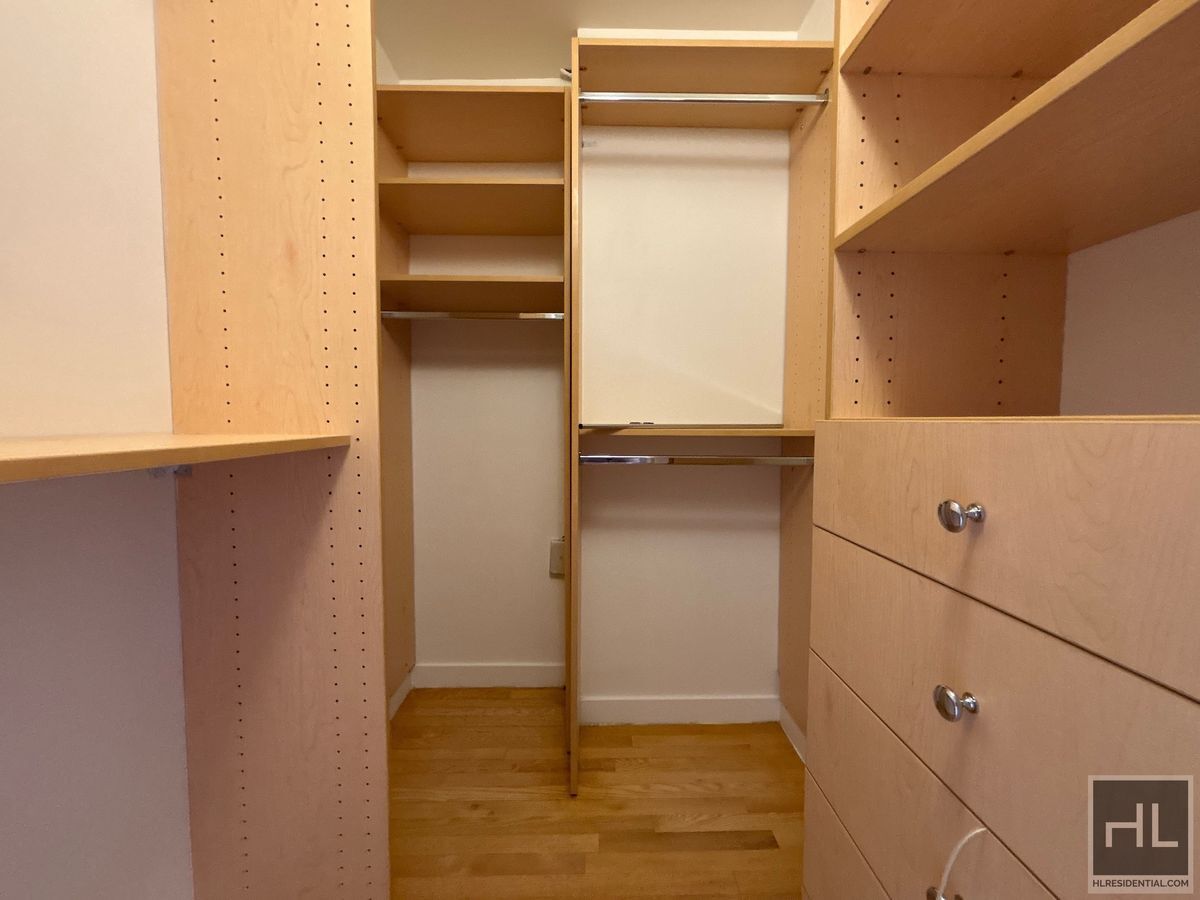 Building Photo - Fourth Avenue