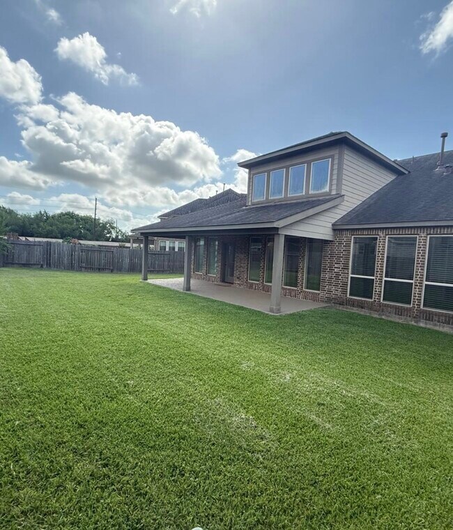 Building Photo - 1202 Watercrest Park Ln