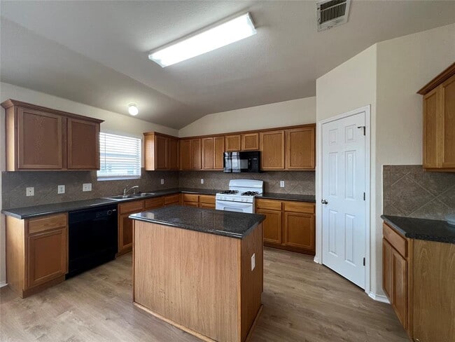Building Photo - 1108 Reagan Wells Dr