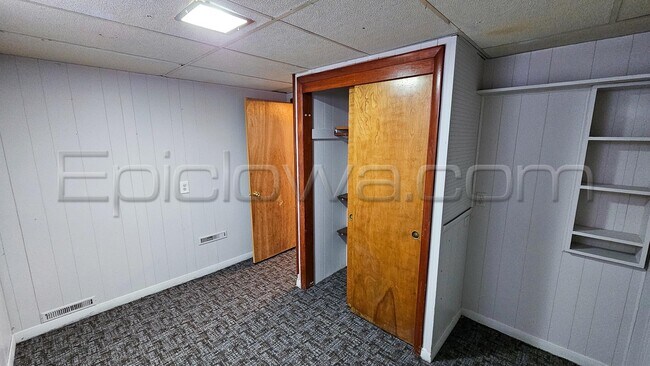 Building Photo - 1130 Longview Dr