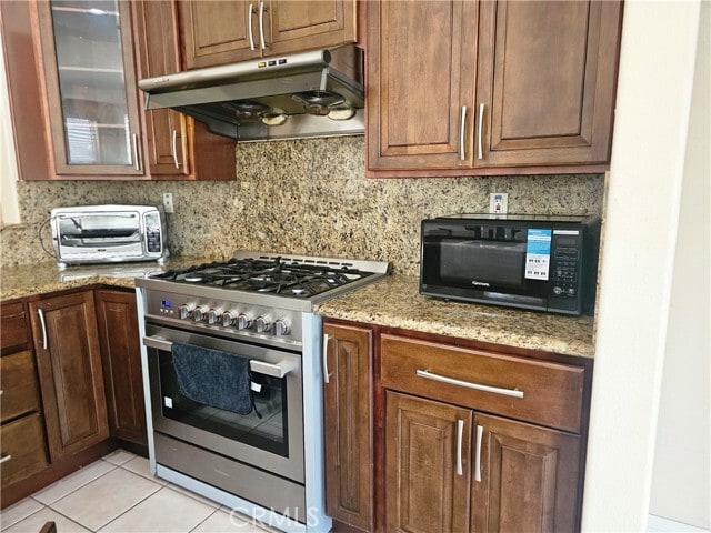 Building Photo - 2074 Lakeshore Dr