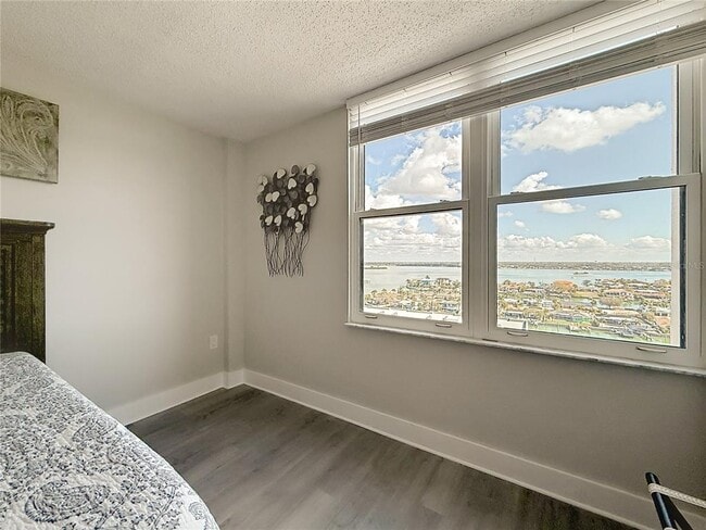 Building Photo - 400 Island Way