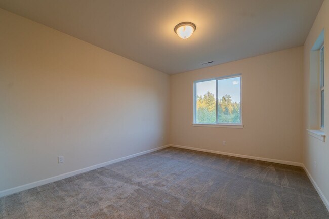 Building Photo - 4 Bed/3.5 Bath in Gig Harbor WA