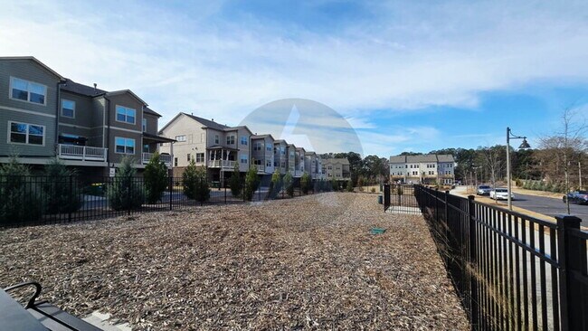 Building Photo - 209 Commons Ave