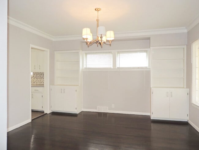 Building Photo - Updated 3 Bedroom - 1.5 Bathroom Cleveland...