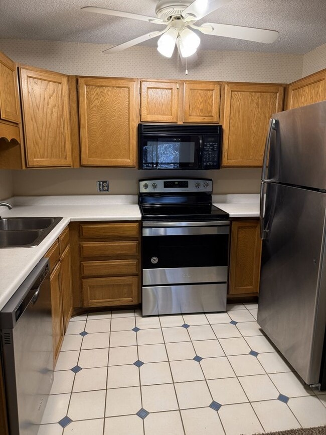 Building Photo - 13500_CORNELL