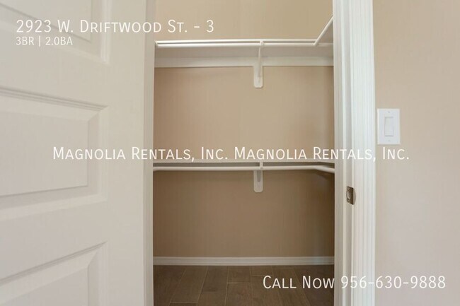 Building Photo - 2923 W Driftwood St