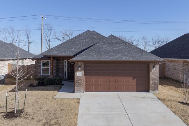 Building Photo - 1707 Aleia Cv