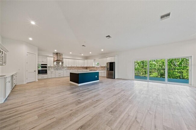 Building Photo - 1033 Hammock Cir