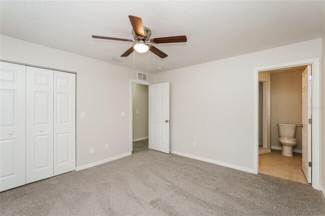 Building Photo - 146 Hidden Lk Lp