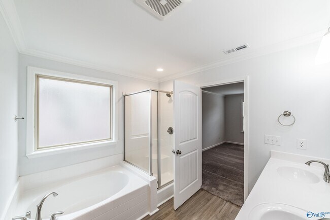 Building Photo - 15036 Lakeside Trail SW