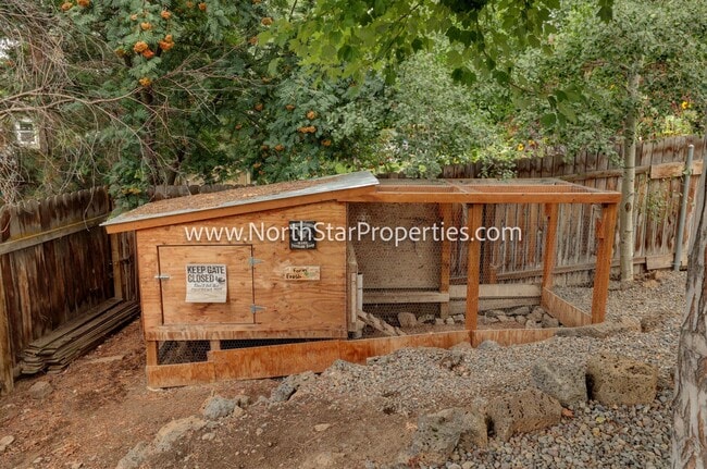 Building Photo - Wonderful Bend Property Close to Mountain View High School