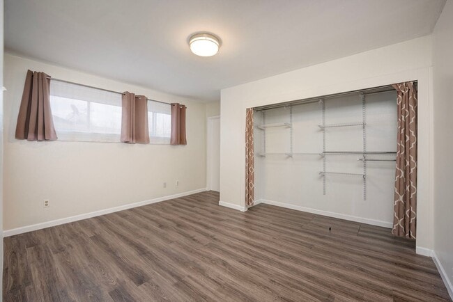 Building Photo - 2168 Ferran Ave