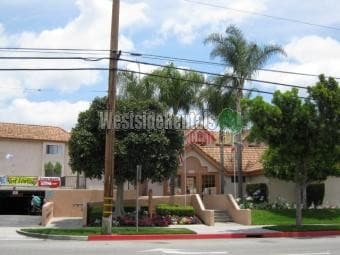 Primary Photo - 2104 S Lewis St
