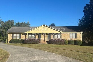 Building Photo - Ready Now! 2 bedroom and 1 bathroom !!!!