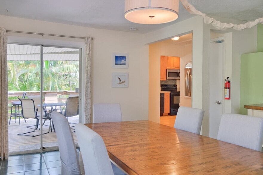 Building Photo - 3018 Gulf Dr