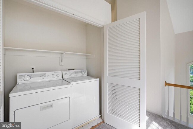 Building Photo - 44094 Saxony Terrace