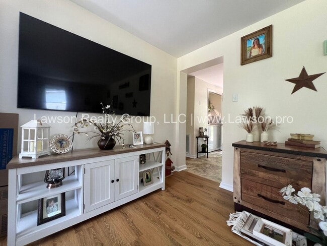 Building Photo - Close to Carvins Cove- One Level Living with Hobby Shed