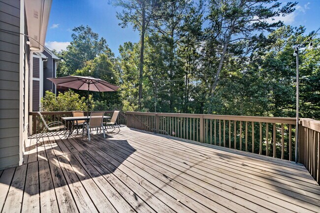Building Photo - 521 Wooded Mountain Trail