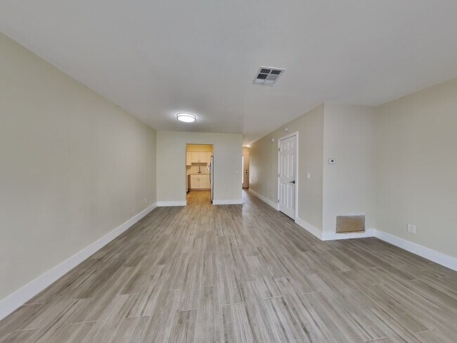 Building Photo - 542 Verbena Ct