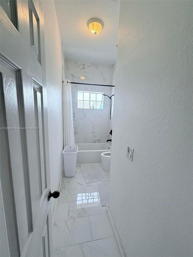 Building Photo - 20318 SW 87th Ct