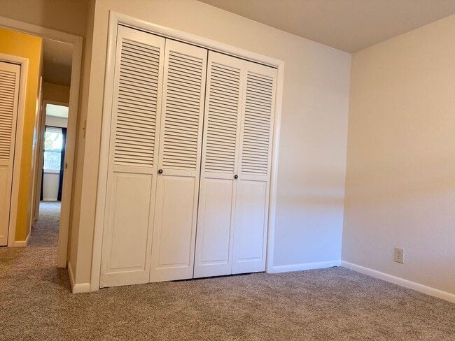 Building Photo - Short term 6 month rental available. 2 bedroom, 2 bath home in Boise!