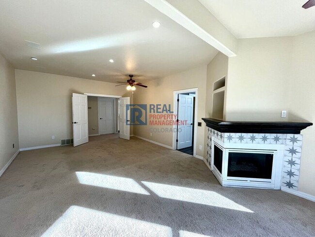 Building Photo - 2645 Rossmere St