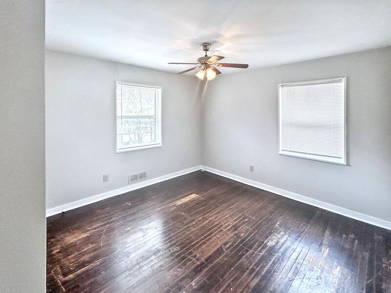 Building Photo - 9877 Redcliff Rd
