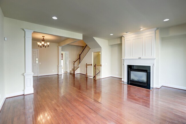 Building Photo - 14580 Crossfield Way