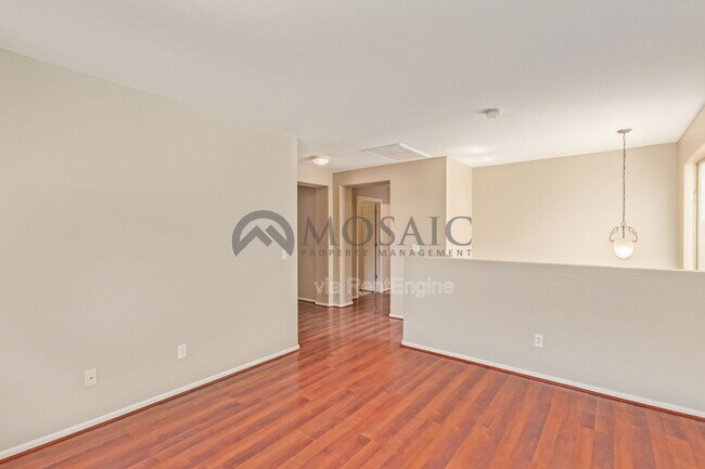 Building Photo - 4540 E Los Alamos St