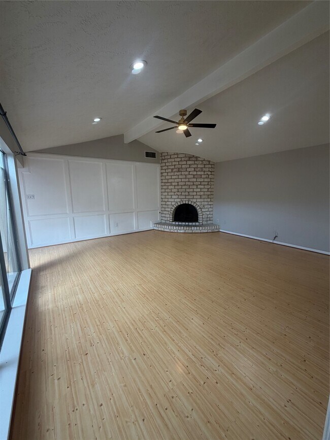 Building Photo - 36 Pinehurst Ln