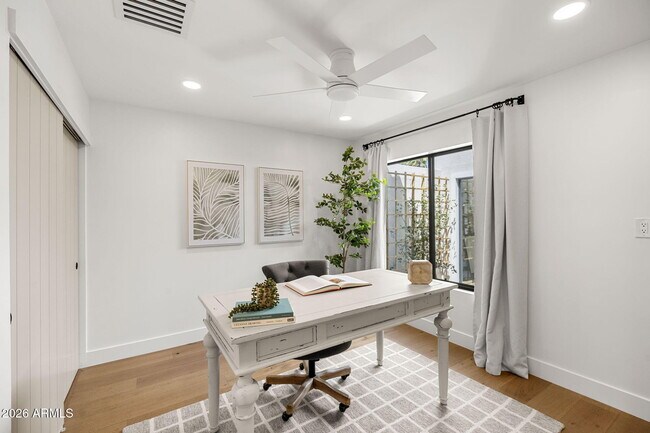 Building Photo - 7602 E Vía Del Reposo