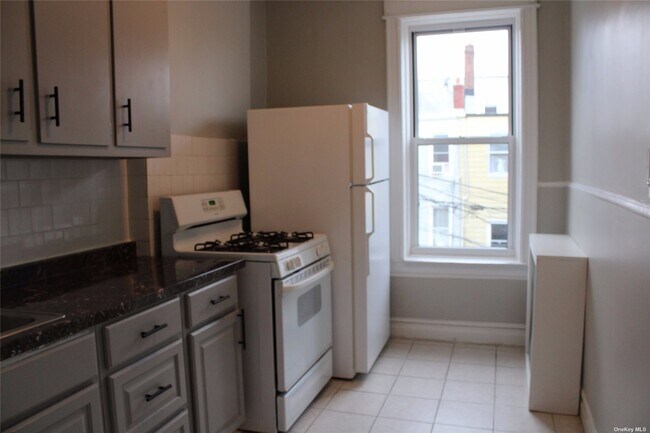 Building Photo - 78-10 82nd St