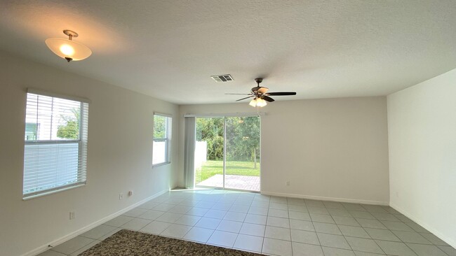 Building Photo - 3/2.5 Town Home in Sawgrass Landing In Orl...