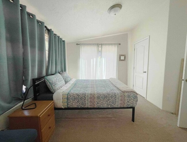 Building Photo - 3 Bedroom | 2 Bath home in White Salmon.