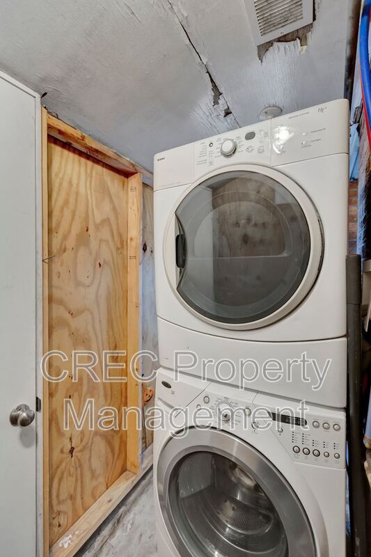 Building Photo - 1639 Memminger Ave