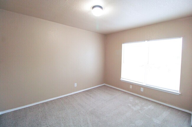 Building Photo - 126 Hallie Pass