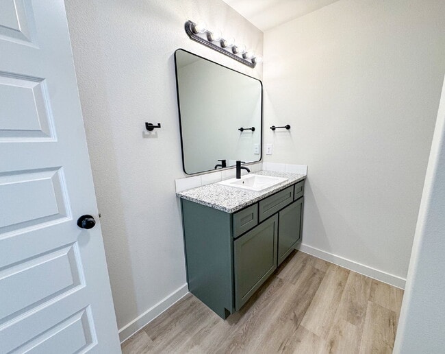 Building Photo - Brand-New 3-Bed in Escondido Crossing!
