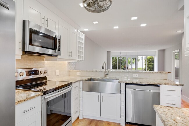 Building Photo - 4242 Deste Ct