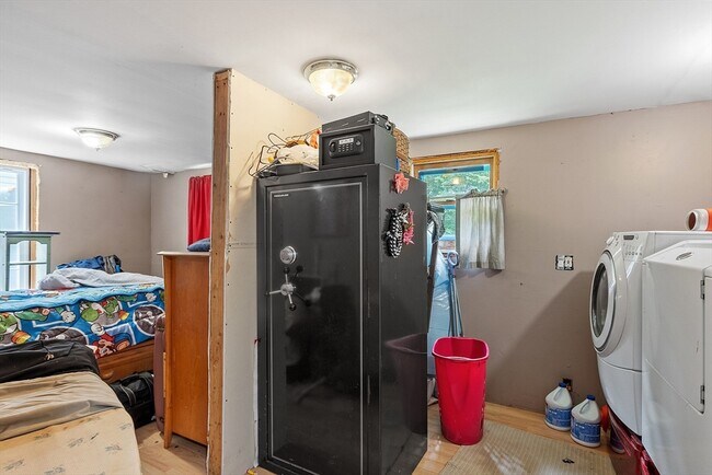 Building Photo - 199 Center Depot Rd