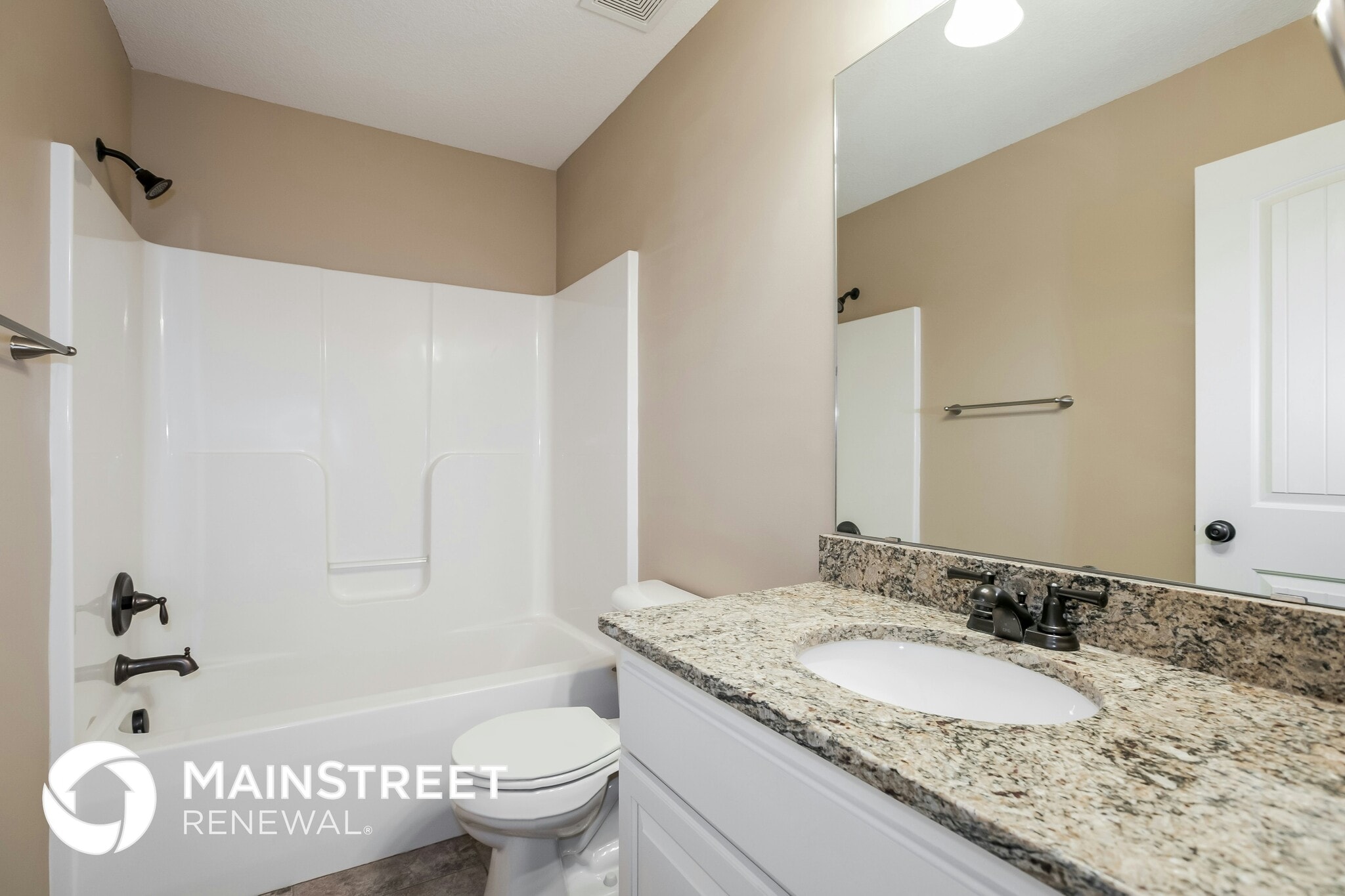 Building Photo - 1605 Fairway Ct