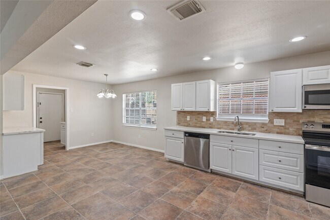 Building Photo - 17923 Beaver Creek Dr