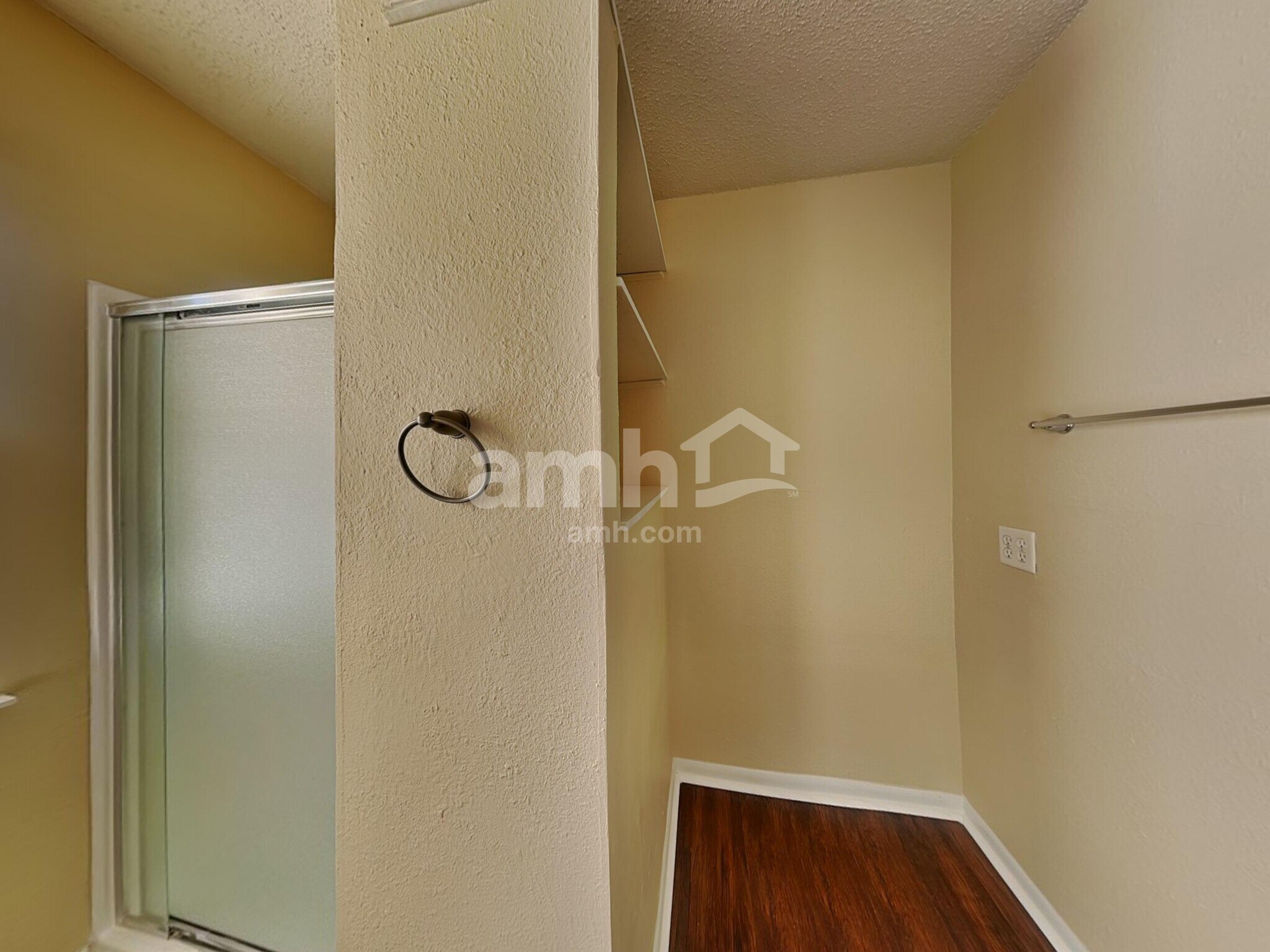 Building Photo - 1494 Blue Grass Pky